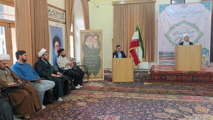 تصاویر / برگزاری نخستین نشست علمی-تخصصی حوزه علمیه طالبیه تبریز با موضوع بررسی حکم قتل فرزند توسط پدر