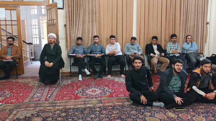 تصاویر / برگزاری نخستین نشست علمی-تخصصی حوزه علمیه طالبیه تبریز با موضوع بررسی حکم قتل فرزند توسط پدر