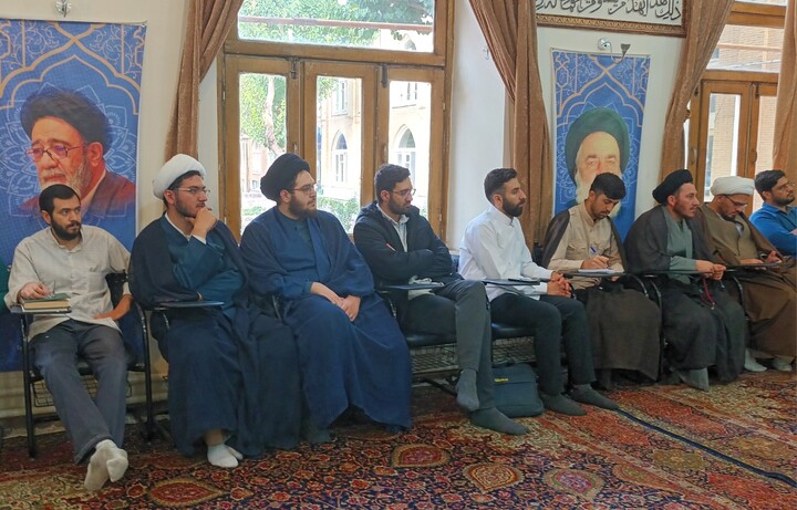 تصاویر / برگزاری نخستین نشست علمی-تخصصی حوزه علمیه طالبیه تبریز با موضوع بررسی حکم قتل فرزند توسط پدر