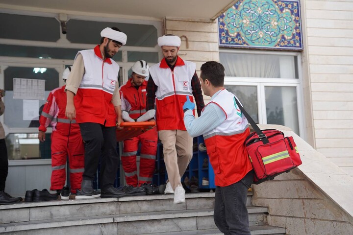 تصاویر /  بازدید مسئولان حوزه نمایندگی ولی‌فقیه در هلال‌احمر از کانون طلاب برادران تبریز