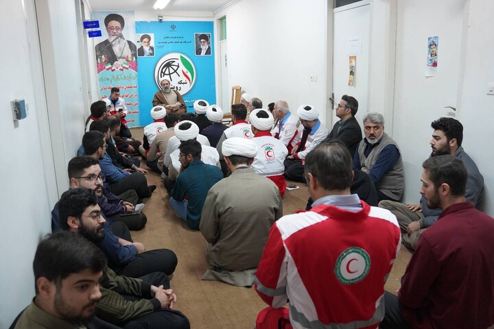 تصاویر /  بازدید مسئولان حوزه نمایندگی ولی‌فقیه در هلال‌احمر از کانون طلاب برادران تبریز