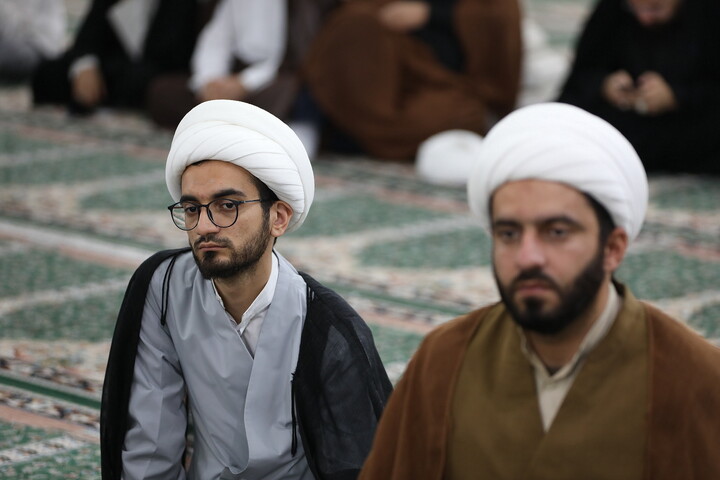 تصاویر/ درس اخلاق آیت الله شب زنده دار در مدرسه علمیه فیضیه