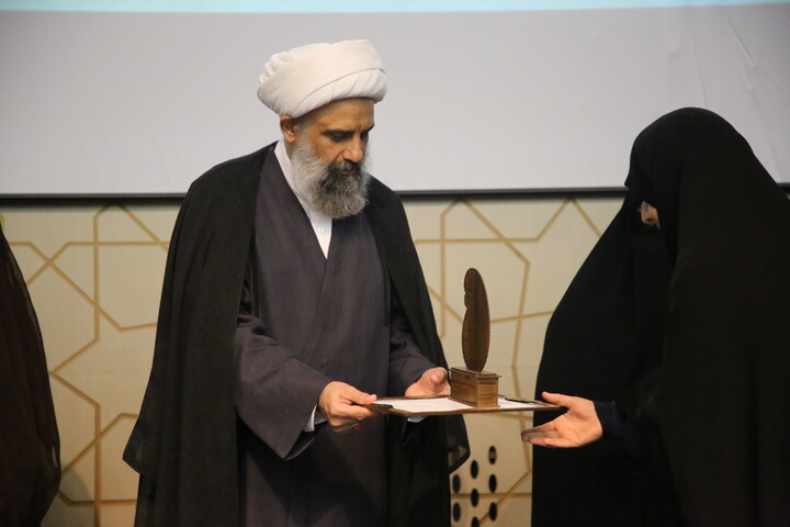 آئین اختتامیۀ هجدهمین جشنوارۀ علمی پژوهشی بانوی کرامت