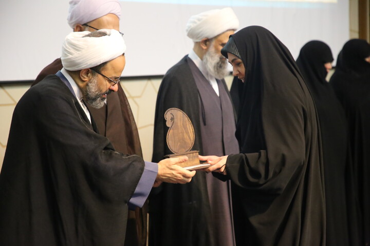 آئین اختتامیۀ هجدهمین جشنوارۀ علمی پژوهشی بانوی کرامت