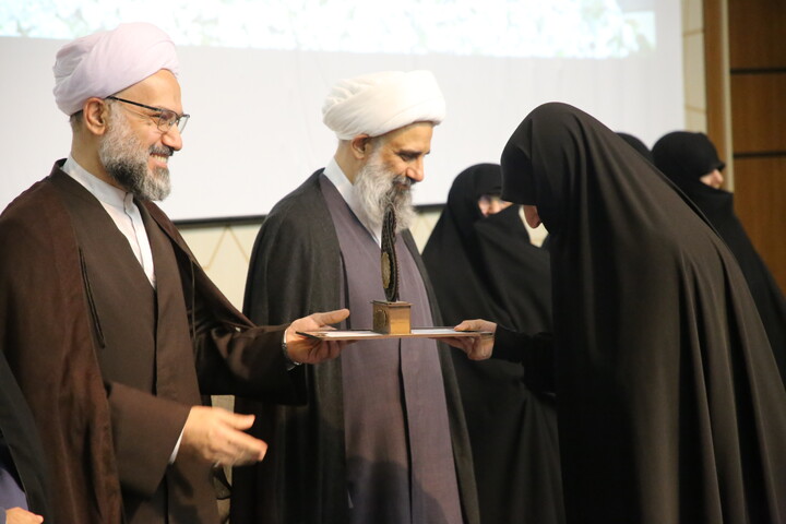 آئین اختتامیۀ هجدهمین جشنوارۀ علمی پژوهشی بانوی کرامت