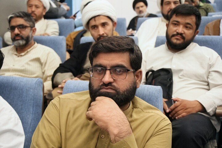 نشست نامه های امام شهید