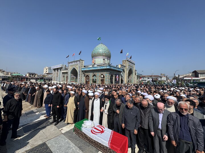 تصاویر/ اقامه نماز بر پیکر آیت الله قربانی (ره) توسط آیت الله اشکوری