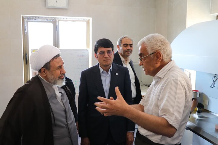 تصاویر/ بازدید امام جمعه کرمان از بخش ناباروری (I.V.F) بیمارستان افضلی پور