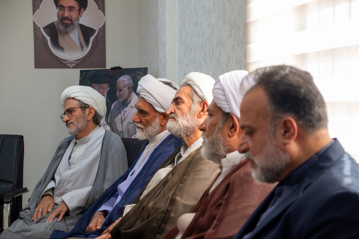 تصاویر/ مراسم تجلیل از پیشکسوتان دفاع مقدس حوزه علمیه استان کرمان