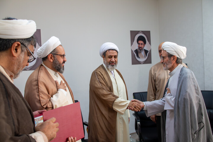 تصاویر/ مراسم تجلیل از پیشکسوتان دفاع مقدس حوزه علمیه استان کرمان
