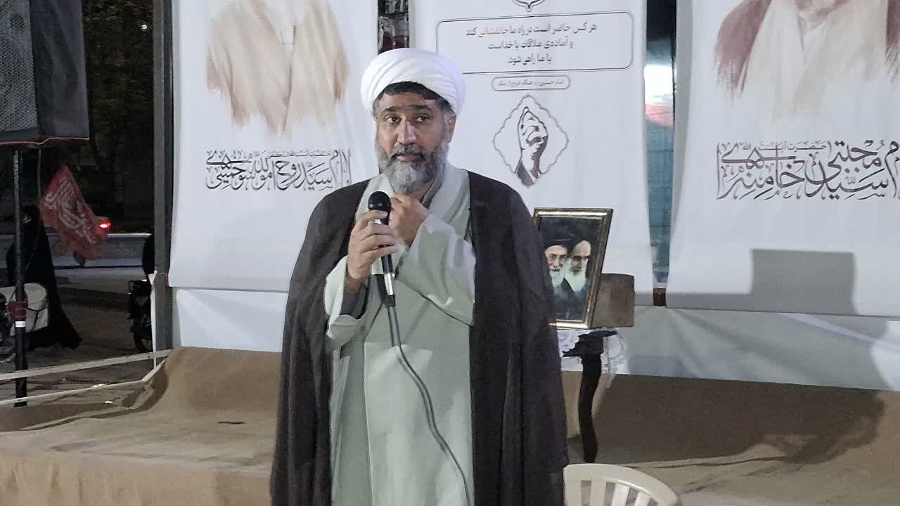 حضور مردم در میادین مهمترین پشتوانه انقلاب است
