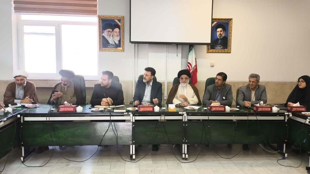 حضور امام جمعه نطنز در جلسه کمیته ساماندهی ازدواج+تصاویر
