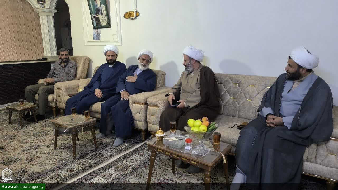 تجلیل مدیرکل مرکز خدمات حوزه علمیه همدان از روحانی پیشکسوت