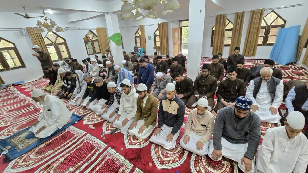 بازدید هیئت جامعه امامیه تنظیمالمکاتب لکهنو از حوزه علمیه بابالعلم کشمیر