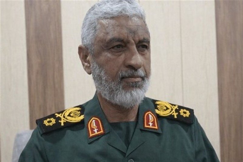 الأدميرال عظمائي: نعُدّ اللحظات لإغراق السفن والقطع البحرية الأمريكية