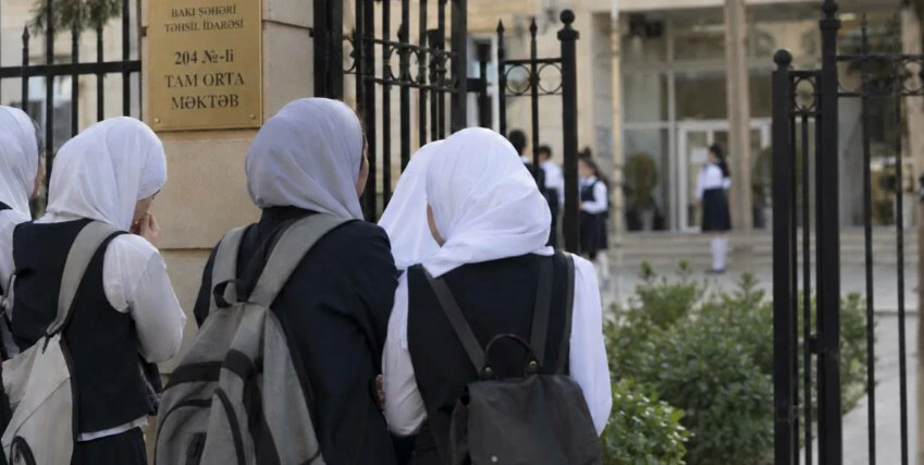 أزمة منع الحجاب في مدارس أذربيجان.. إبعاد معلمات عن العمل واعتقال 37 شخصًا