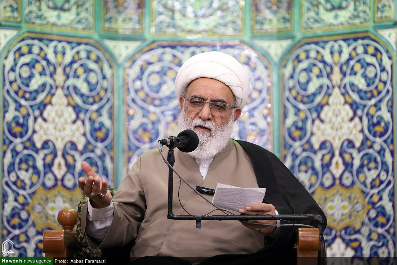تهذیب نفس و احیای سنت‌های کارآمد حوزه، لازمه رسالت طلبگی است / سنت‌های کارآمد حوزه فراموش نشود