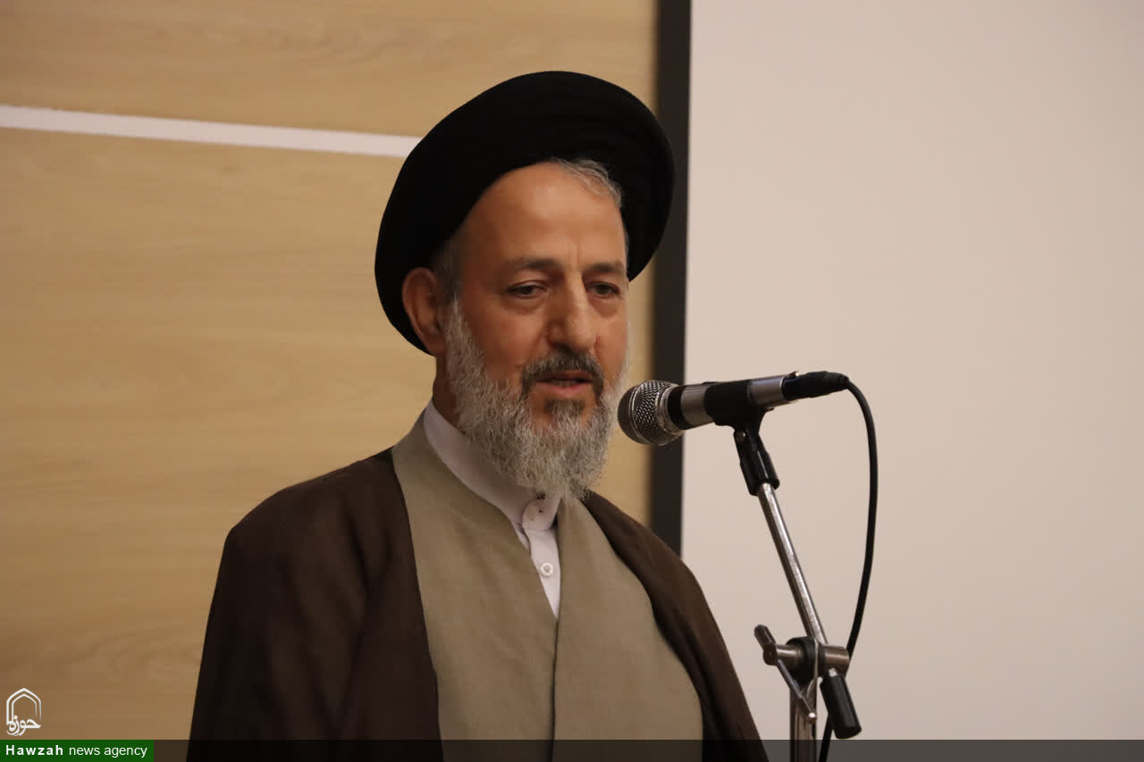 مجالس مداحی و منابر سخنرانی باید منبع آگاهی و معرفت افزایی باشد