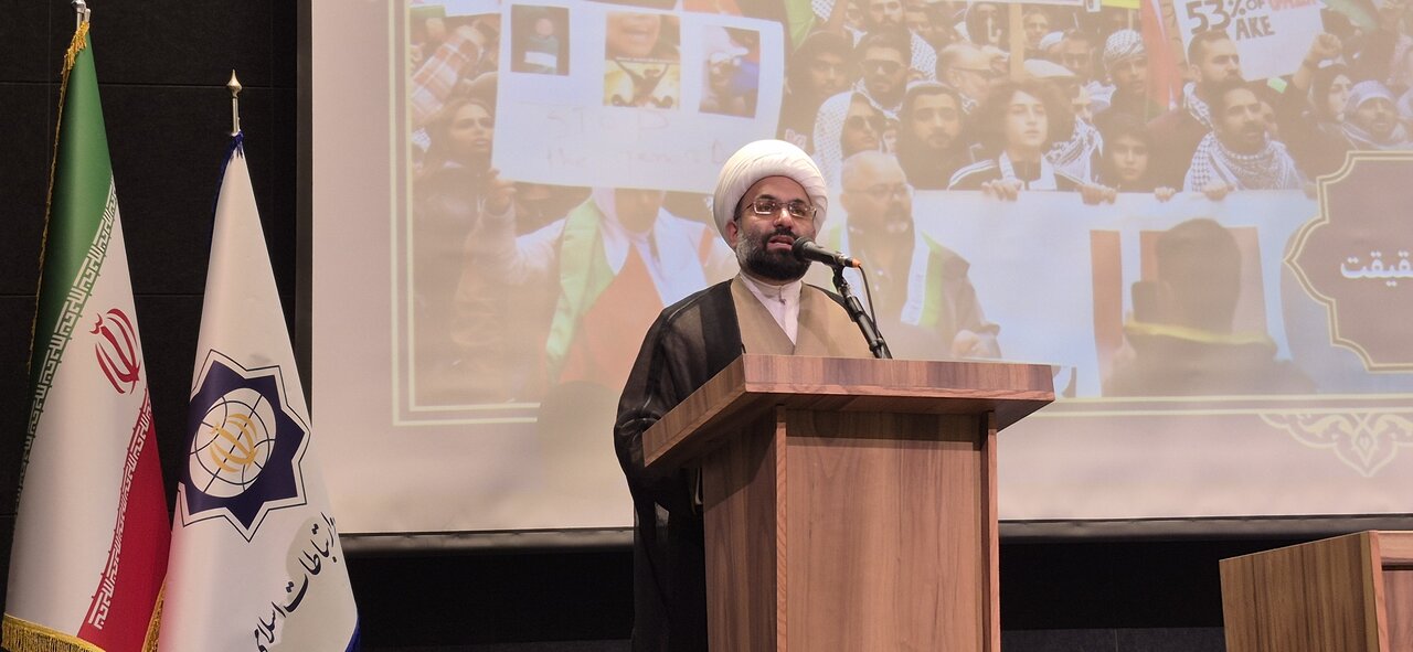 کرامت انسانی نباید تابع مرزهای سیاسی باشد