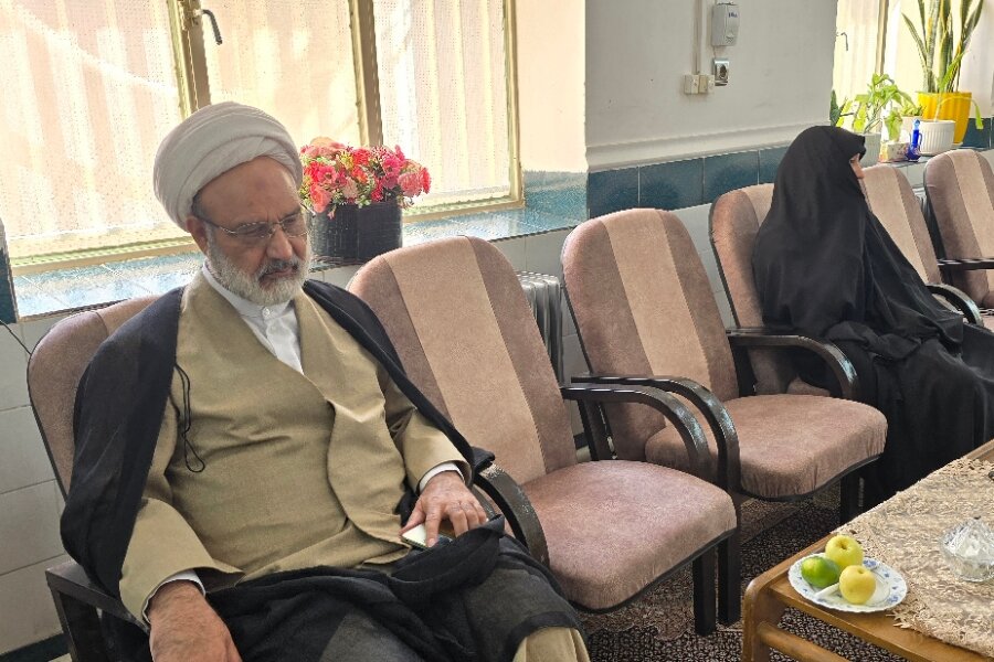 دیدار مدیر حوزه علمیه خواهران استان یزد با کادر مدرسه علمیه حضرت خدیجه سلام الله علیها بهاباد