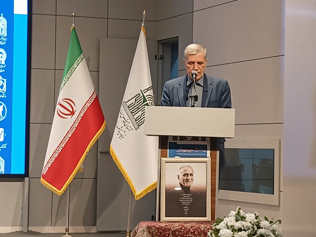 محمود روحانی از پیشگامان مطالعات میان‌رشته‌ای قرآن بود