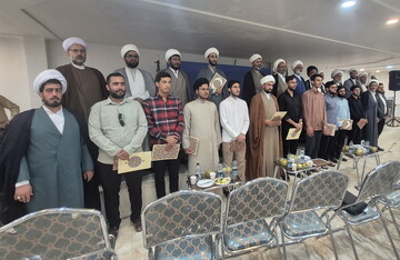 ۲۰  طلبه مدارس علمیه کاشان تجلیل شدند