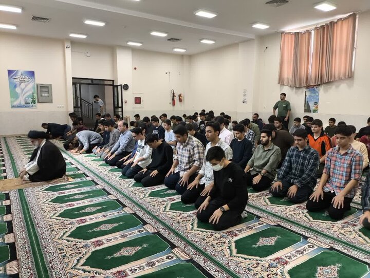 تصاویر/ حضور امام جمعه نطنز در دبیرستان امام خمینی (ره) و دبستان دخترانه ۲۲ بهمن