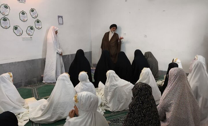 تصاویر/ حضور امام جمعه نطنز در دبیرستان امام خمینی (ره) و دبستان دخترانه ۲۲ بهمن