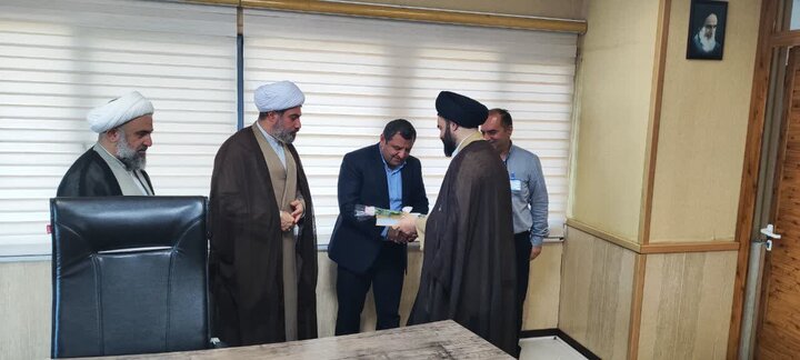 تصاویر/ تکریم پرستاران بیمارستان شمال، از طرف دفتر آیت الله العظمی جوادی آملی در شهرستان آمل