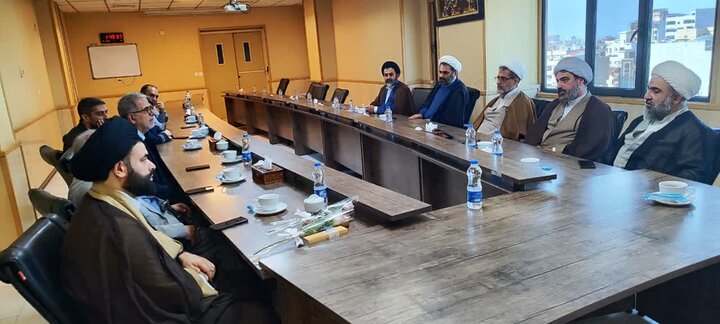 تصاویر/ تکریم پرستاران بیمارستان شمال، از طرف دفتر آیت الله العظمی جوادی آملی در شهرستان آمل