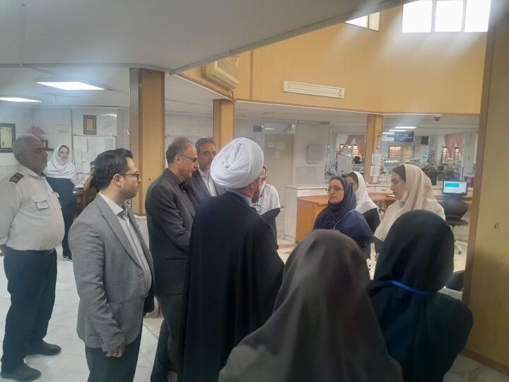 تصاویر / تقدیر مسئول نهاد نمایندگی ولی فقیه در دانشگاه علوم پزشکی قزوین از پرستاران مراکز درمانی استان قزوین
