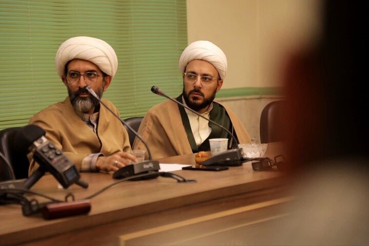 تصاویر / نشست تحلیل و ایده پردازی بزم اندیشه با موضوع اعتکاف نوجوانی با حضور مبلغات حوزه علمیه خواهران برگزار شد