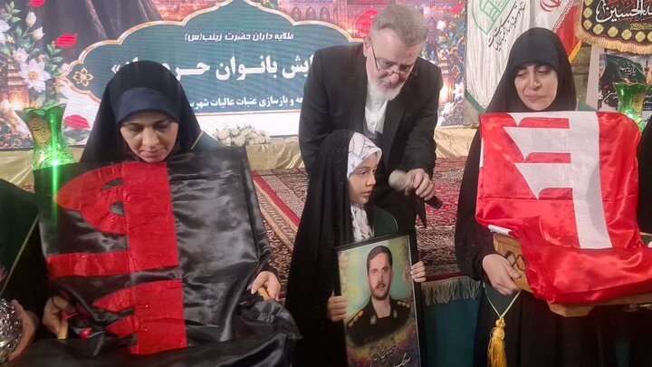 تصاویر/ همایش «بانوان حرم ساز » به مناسبت میلاد با سعادت حضرت زینب (س)درکاشان