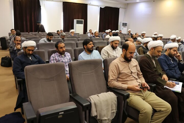 تصاویر|برگزاری جلسه آموزشی مبلغین طرح امین در حوزه علمیه اصفهان