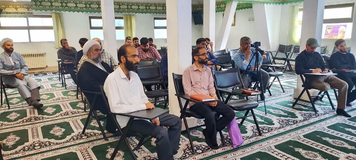 تصاویر/ برگزاری کلاس هوش مصنوعی در مدرسه علمیه امام حسن عسکری (ع) آمل