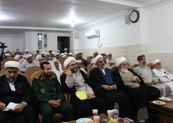 تصاویر/دیدار نماینده ولی‌فقیه در سپاه پاسداران انقلاب اسلامی با علمای شیعه و اهل‌سنت در بندرعباس