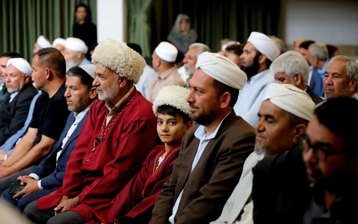 تصاویر / آئین تکریم از اهل‌سنت استان گلستان به پاس همراهی در اجتماعات مردمی شبانه