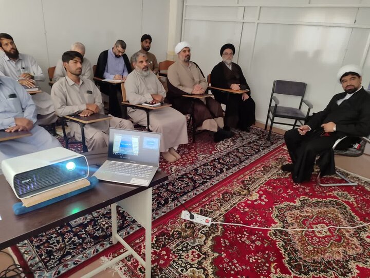 تصاویر/آغاز دوره تخصصی سطح سه مذاهب اسلامی در مدرسه علمیه ایرانشهر
