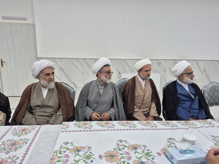 تصاویر/ نشست معاون پژوهش حوزه‌های علمیه با مدیران آموزش و پژوهش مدارس علمیه کاشان
