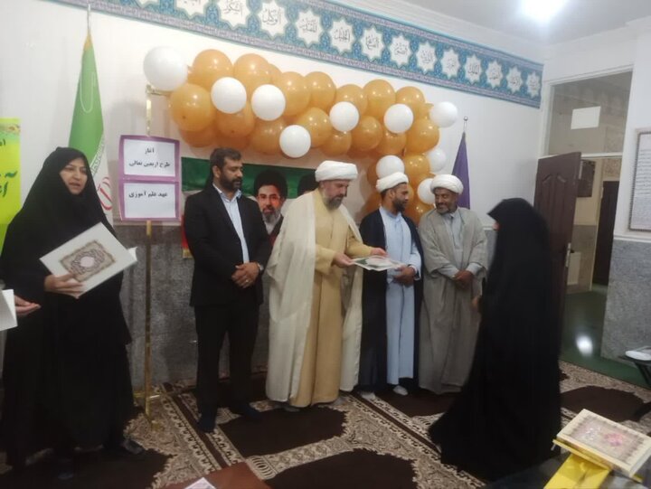 تصاویر/ «طرح اربعین تعالی» ویژه طلاب جدیدالورود در مدرسه علمیه معصومیه شهر فهرج