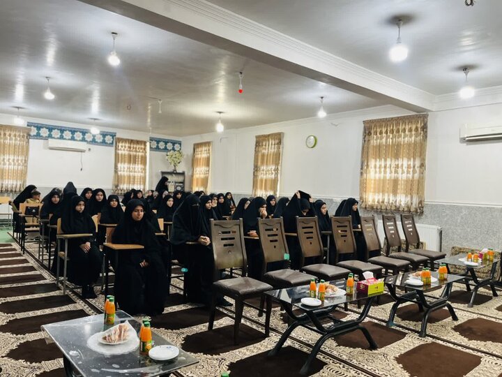 تصاویر/ «طرح اربعین تعالی» ویژه طلاب جدیدالورود در مدرسه علمیه معصومیه شهر فهرج