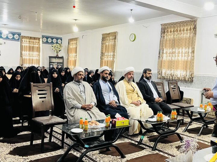 تصاویر/ «طرح اربعین تعالی» ویژه طلاب جدیدالورود در مدرسه علمیه معصومیه شهر فهرج