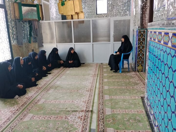تصاویر/ گعده های طلبگی در طرح اربعین تعالی طلاب جدیدالورود مدرسه الزهرا(س) شهداد