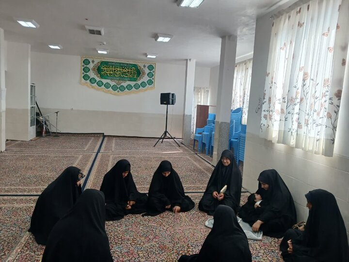 تصاویر/ گعده های طلبگی در طرح اربعین تعالی طلاب جدیدالورود مدرسه الزهرا(س) شهداد