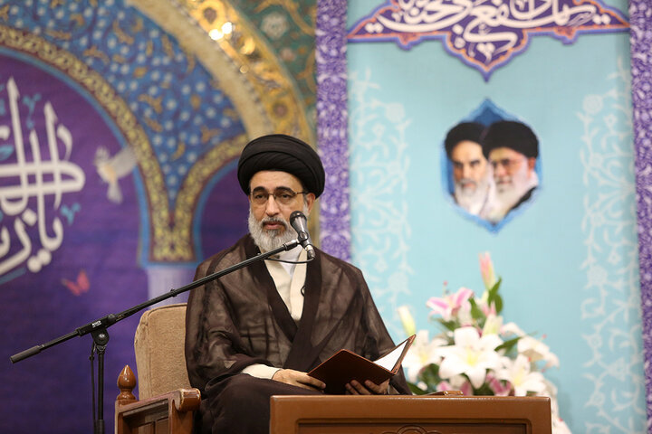 حضور پرشور زائران در حرم بانوی کرامت در شب میلاد حضرت زینب کبری (س)