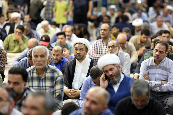 حضور پرشور زائران در حرم بانوی کرامت در شب میلاد حضرت زینب کبری (س)