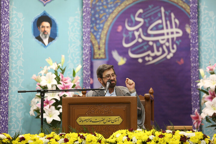 حضور پرشور زائران در حرم بانوی کرامت در شب میلاد حضرت زینب کبری (س)