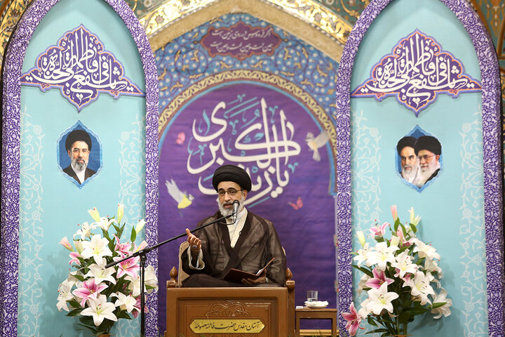 حضور پرشور زائران در حرم بانوی کرامت در شب میلاد حضرت زینب کبری (س)