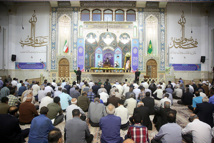 حضور پرشور زائران در حرم بانوی کرامت در شب میلاد حضرت زینب کبری (س)