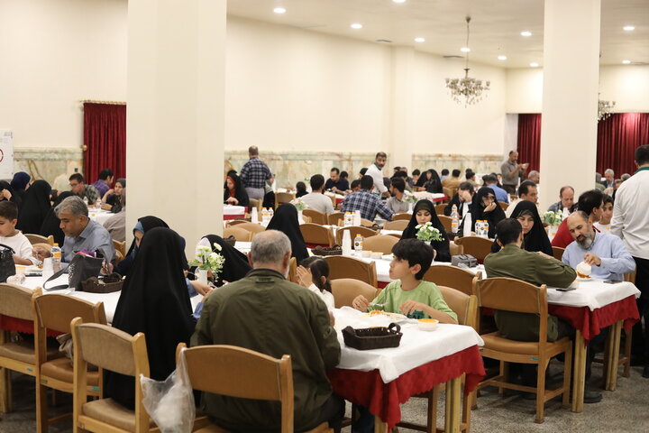 سفره کریمانه حرم بانوی کرامت در شب میلاد دختر امیرالمؤمنین(ع)